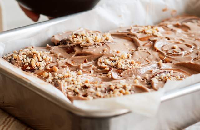 Bullar med hasselnötskräm och frosting