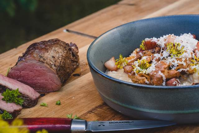 Svamprisotto med gula kantareller, blek taggsvamp & rödgul trumpetsvamp