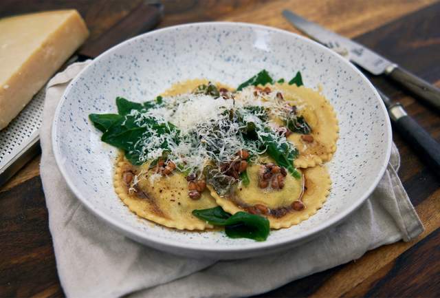 Ravioli med spenat och ricotta